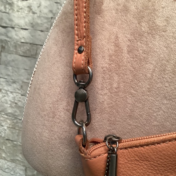 The Sak Lumi Crochet Crossbody Bag - Picture 4 of 13